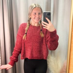 CHENILLE ROUND NECK CROP SWEATER